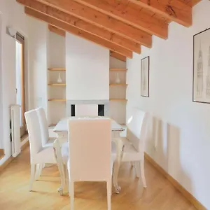 Mansarda In Piazza Duomo Apartment